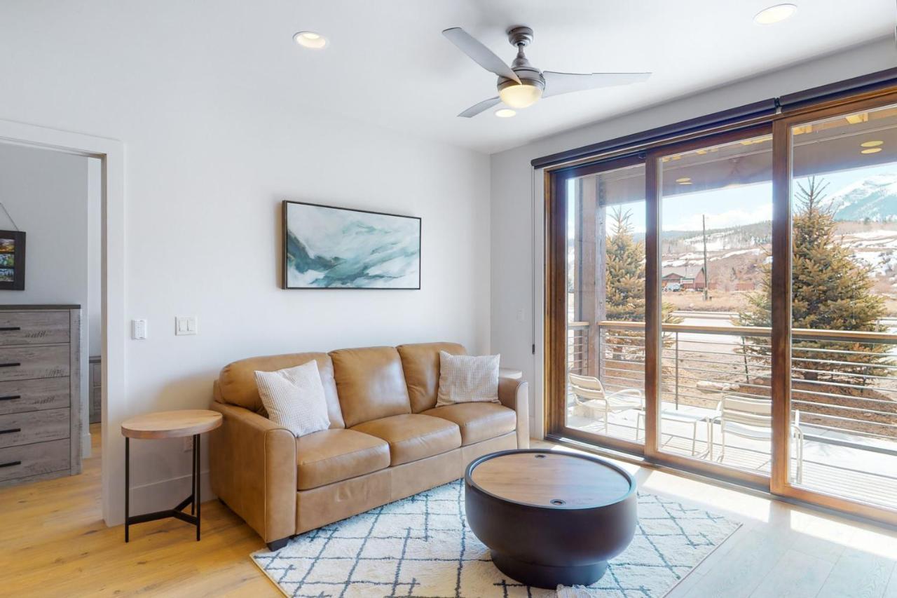 Blue River Flats Condos シルバーソーン エクステリア 写真