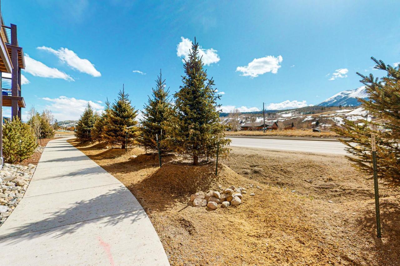 Blue River Flats Condos シルバーソーン エクステリア 写真