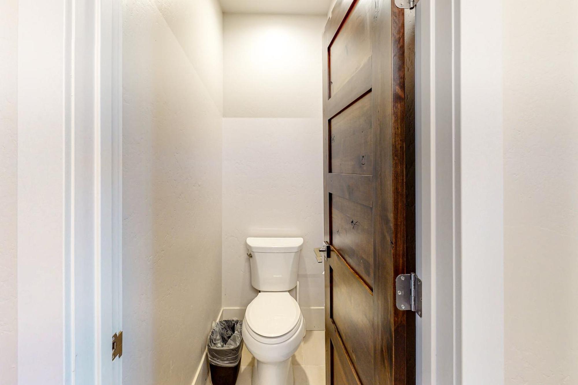 Blue River Flats Condos シルバーソーン 部屋 写真