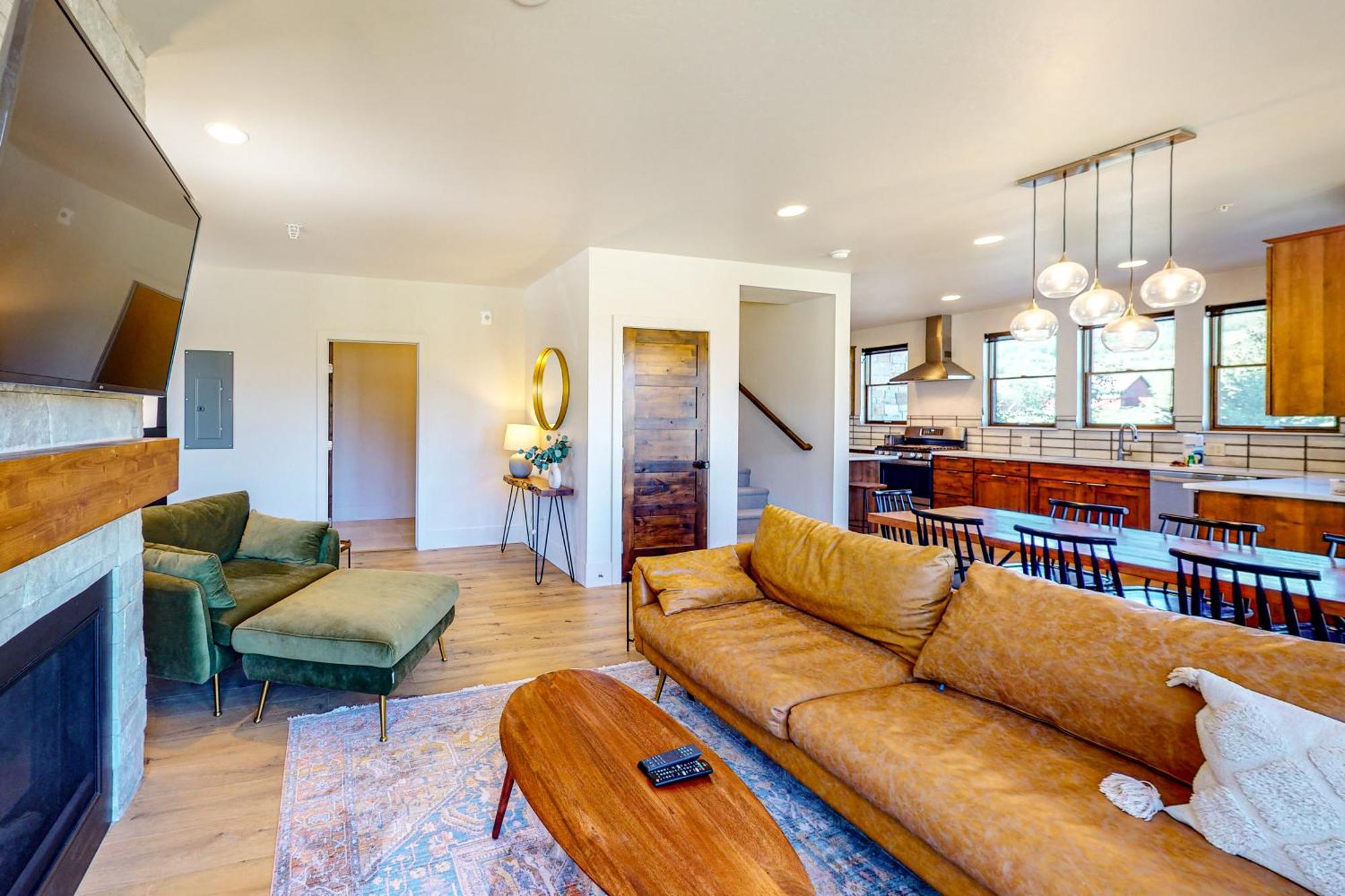 Blue River Flats Condos シルバーソーン 部屋 写真