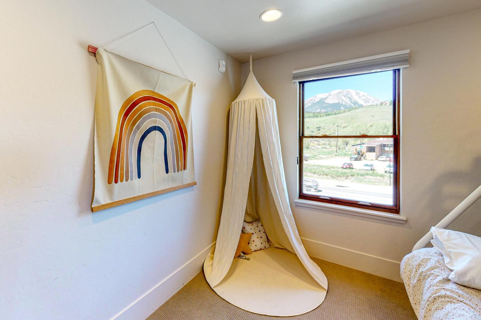 Blue River Flats Condos シルバーソーン 部屋 写真