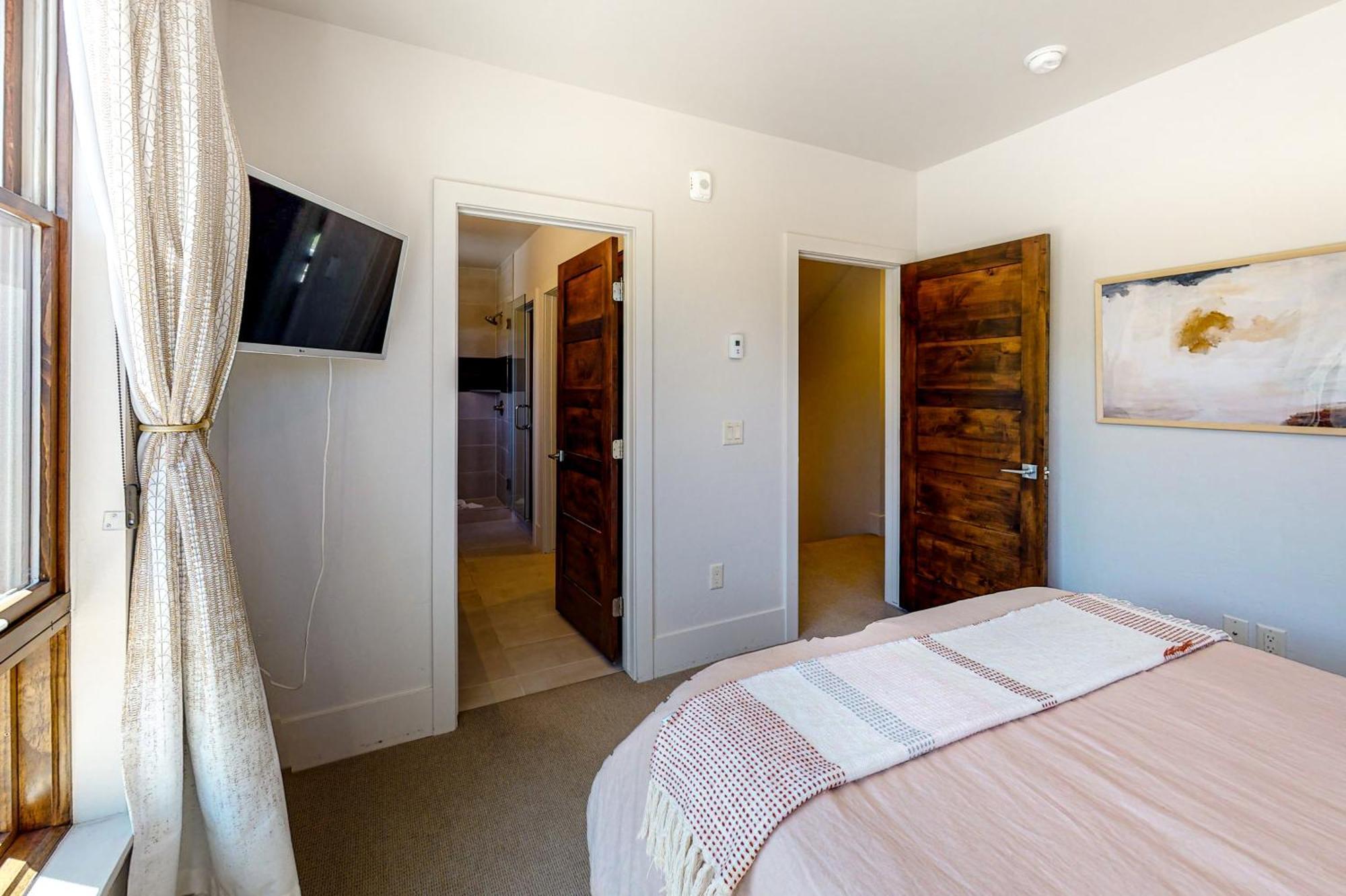 Blue River Flats Condos シルバーソーン 部屋 写真