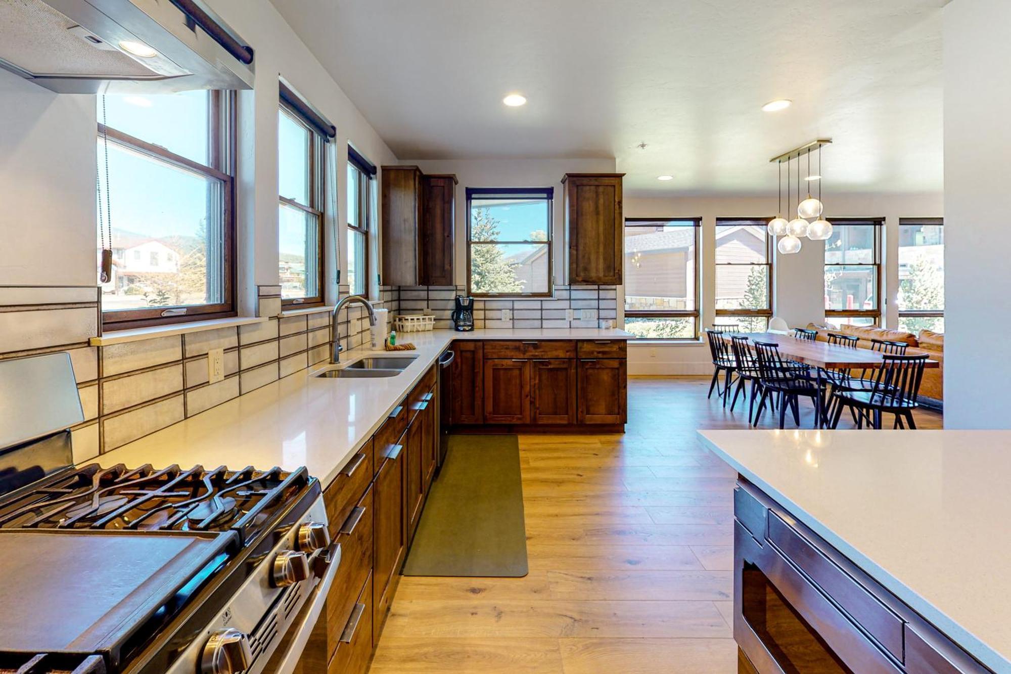 Blue River Flats Condos シルバーソーン 部屋 写真