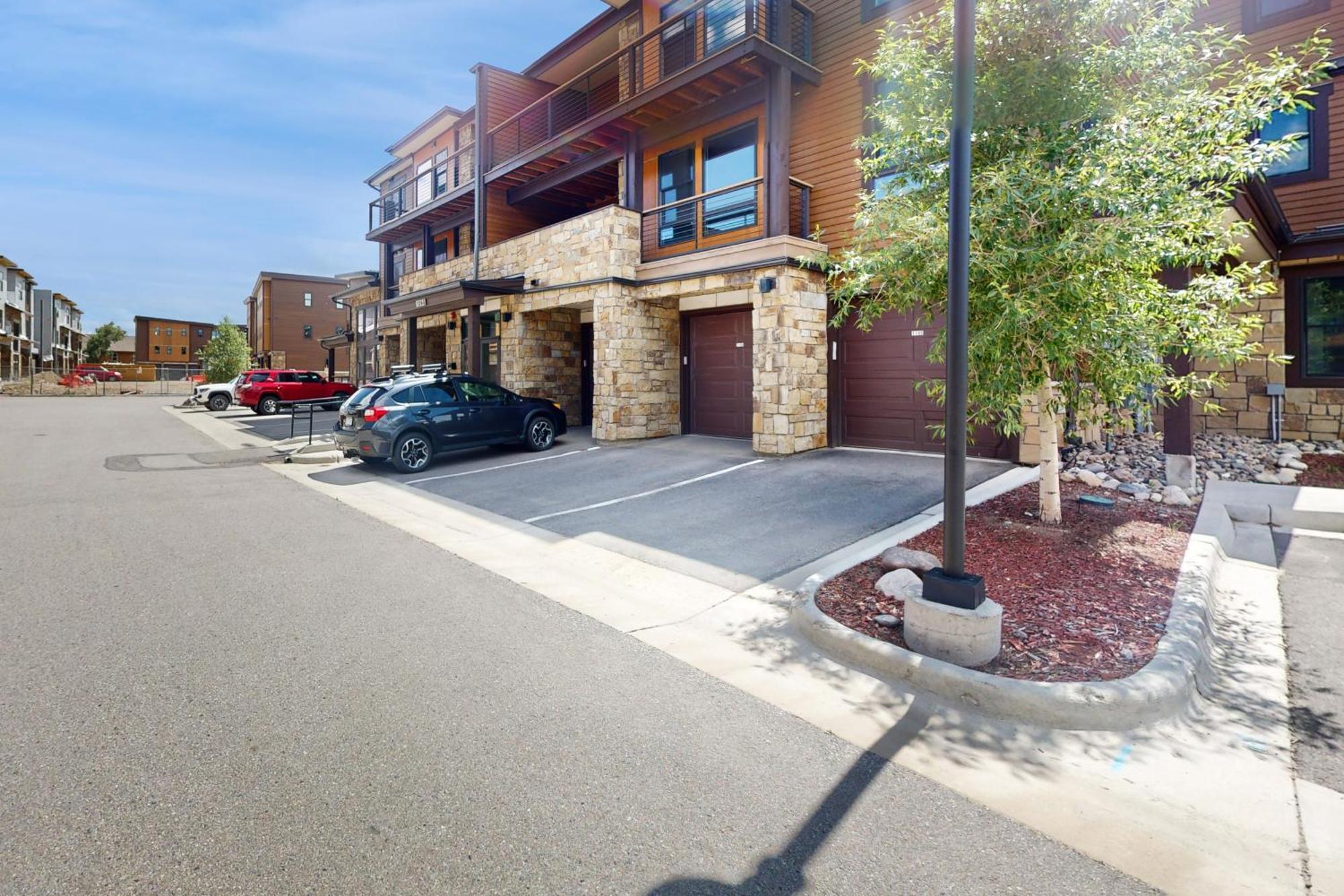 Blue River Flats Condos シルバーソーン 部屋 写真