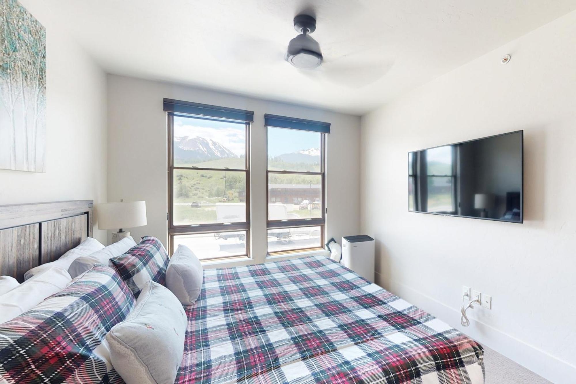 Blue River Flats Condos シルバーソーン 部屋 写真