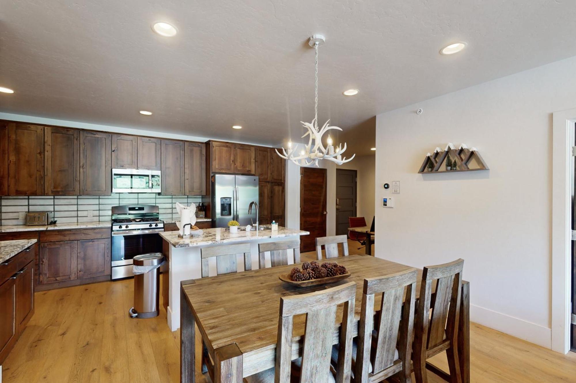 Blue River Flats Condos シルバーソーン 部屋 写真