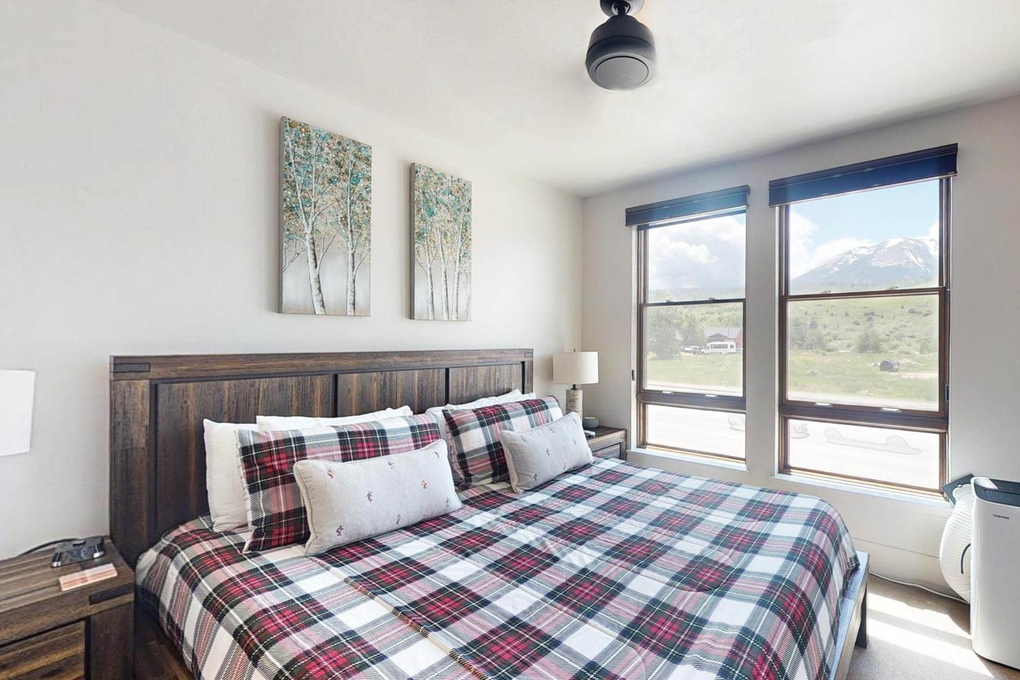 Blue River Flats Condos シルバーソーン 部屋 写真
